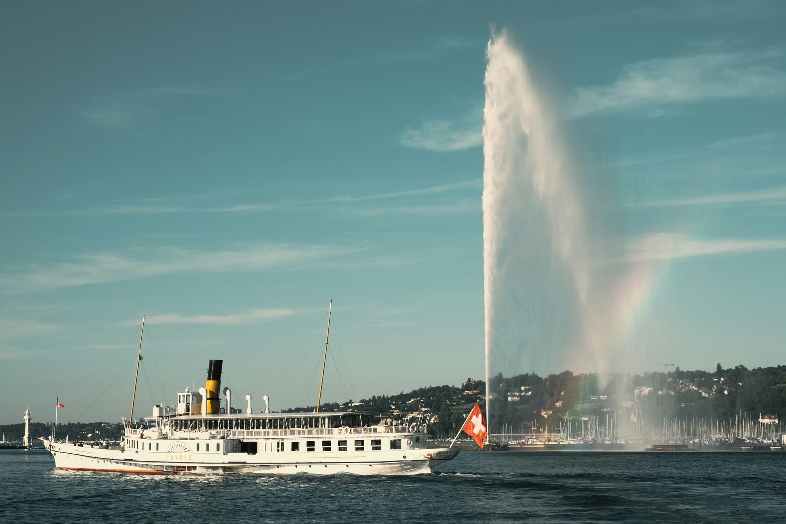 Steamboat Savoie in front of the Geneva Jet d'eau